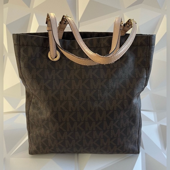 Michael Kors Signature Leather Jet Set Tote Brown Shoulder Bag - Picture 5 of 16